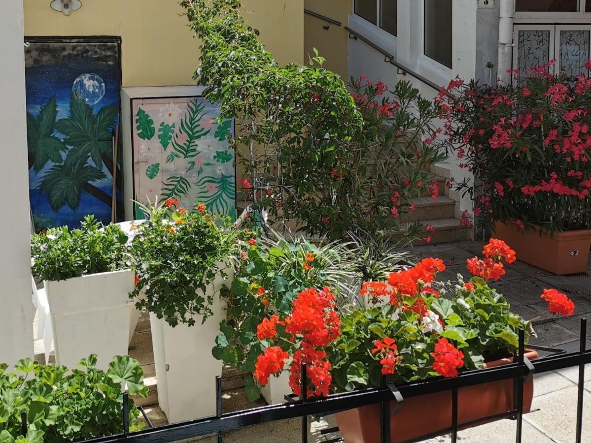 Emily Deluxe Superior 5 Star Studio Apartment, Your Piece Of Heaven With Sea & Park View Novigrad Istria Exterior foto